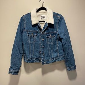 Size Large Zara Sherpa collared jean jacket